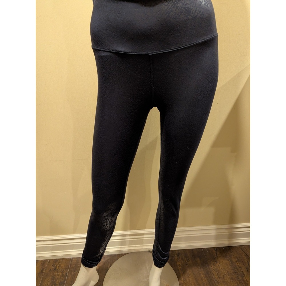 Offline By Aerie Leggings Womens Size Medium Mid Rise Snake Skin Print Black EUC